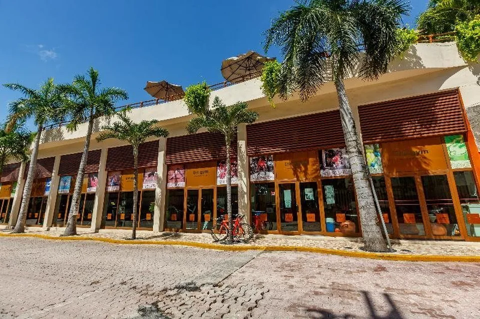 El Taj Oceanfront & Beachside Condos