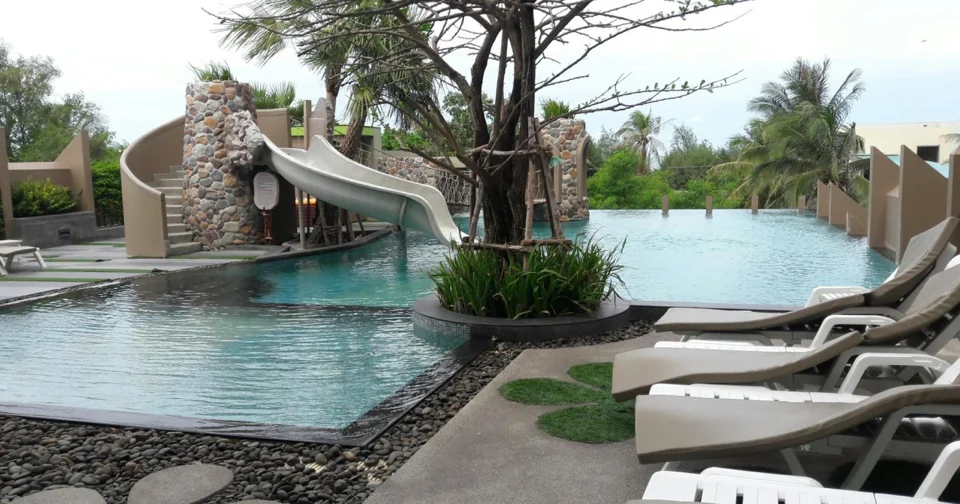Long Beach Cha Am Resort