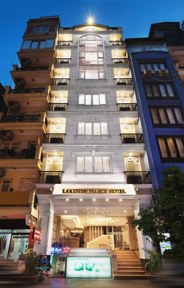 Lakeside Palace Hotel