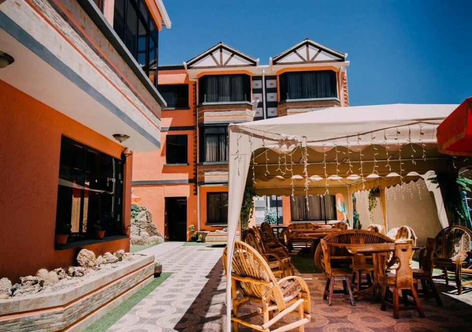 Las Tholas Hotel