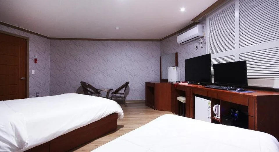 Happy Q Motel