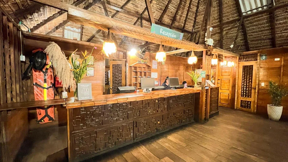 Hotel On Vacation Amazon