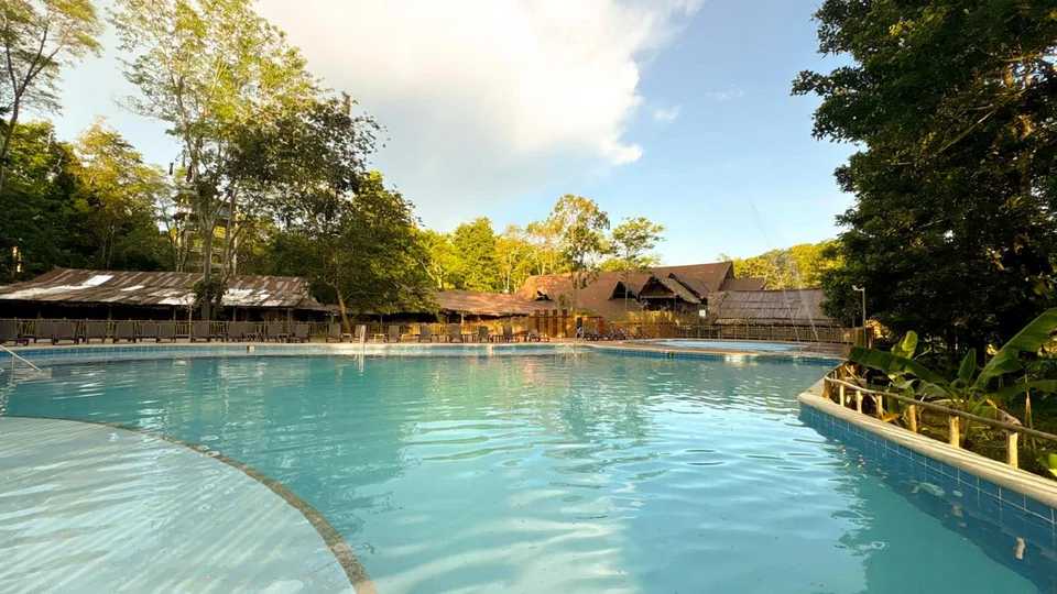 Hotel On Vacation Amazon