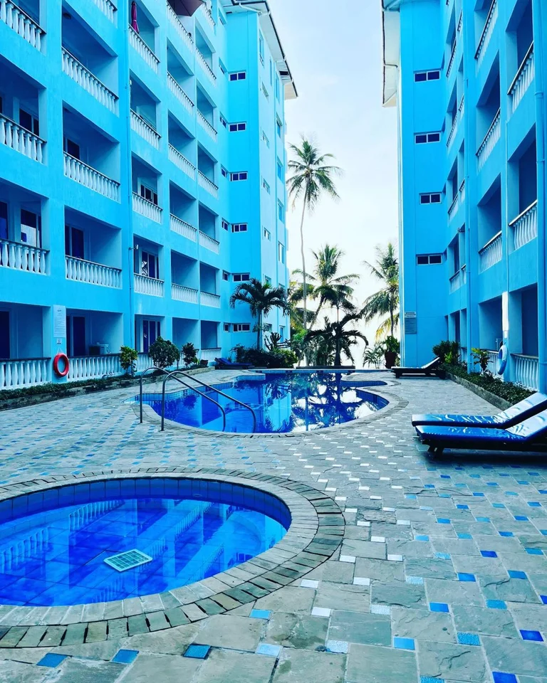 Cowrie Shell Beach Apartments