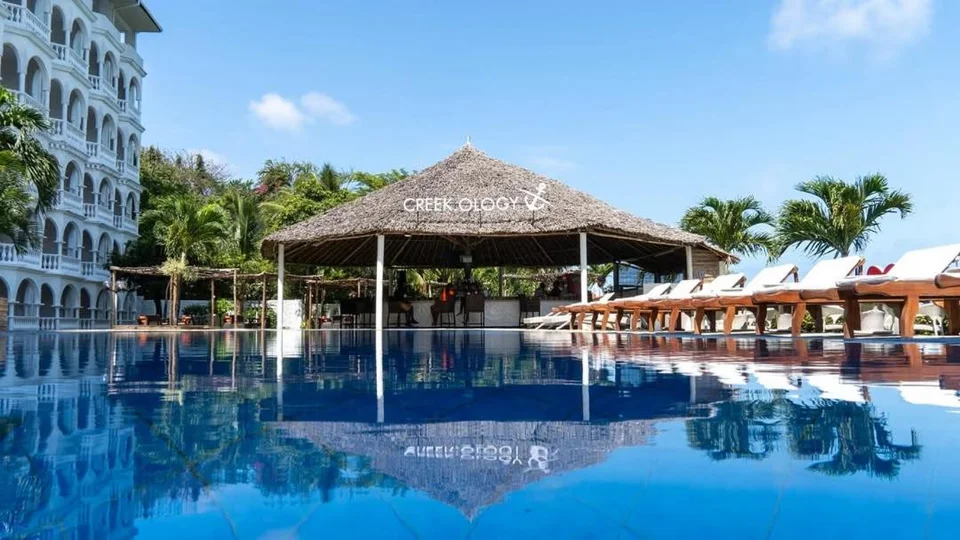 CityBlue Creekside Hotel & Suites