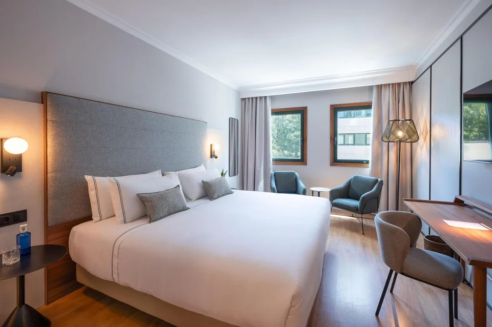 Hotel Santiago Plaza, Affiliated by Meliá