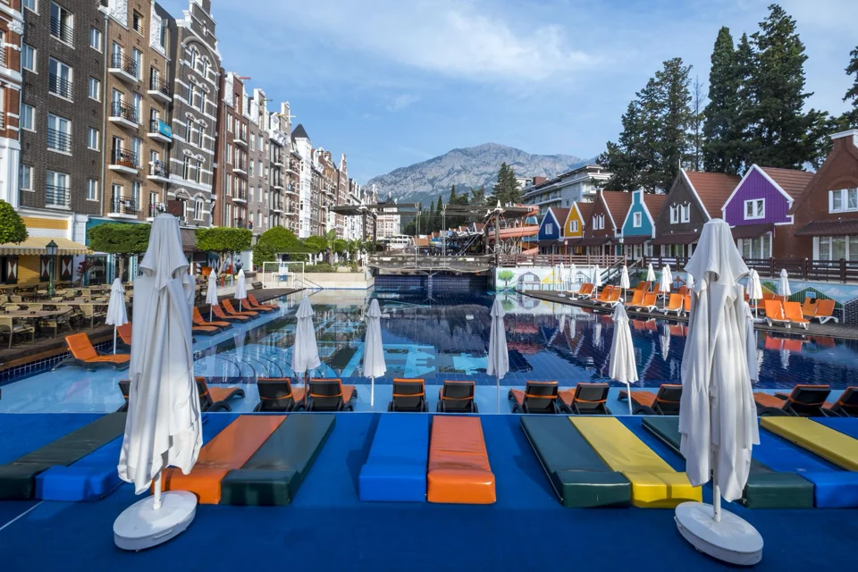 A photograph of Orange County Kemer