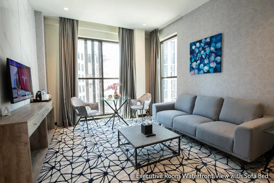 Grand Kingsgate Waterfront By Millennium Hotels