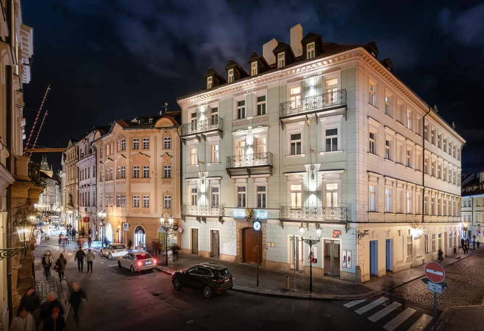 Golden Angel Suites by Adrez