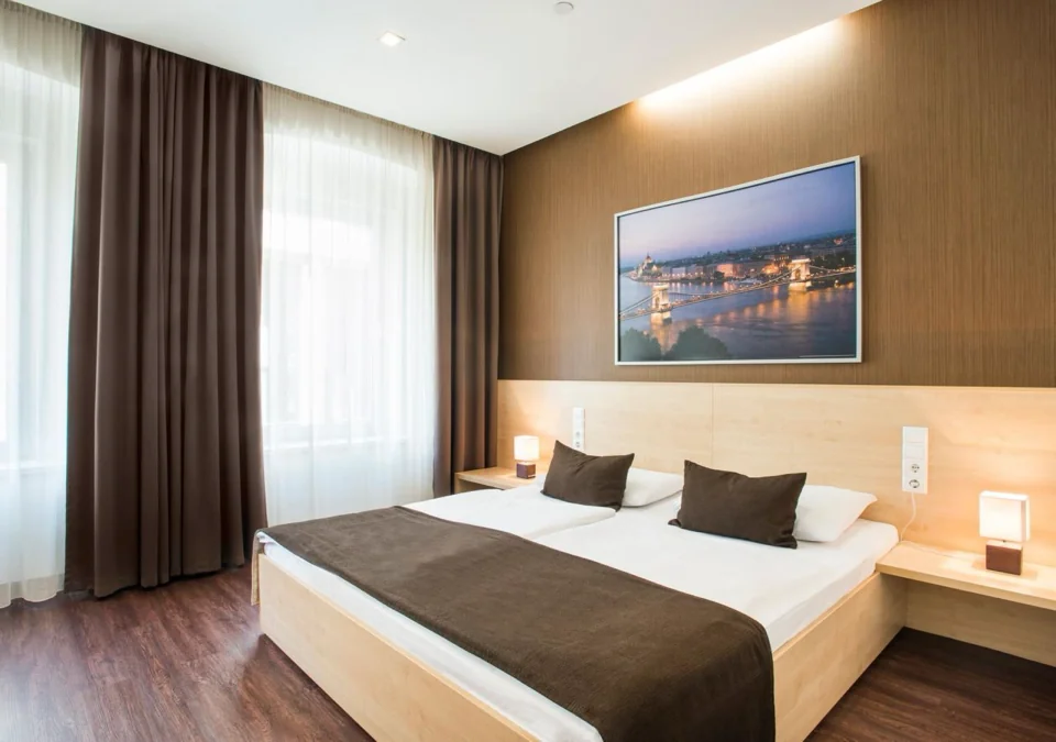 Promenade City Hotel