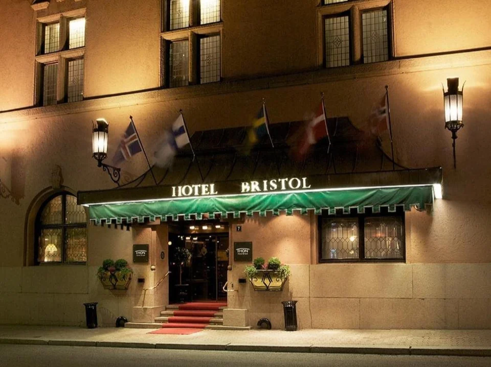 A photograph of Hotel Bristol