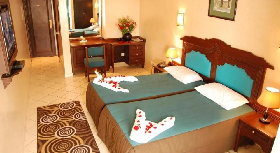 A photograph of New Farah Hotel