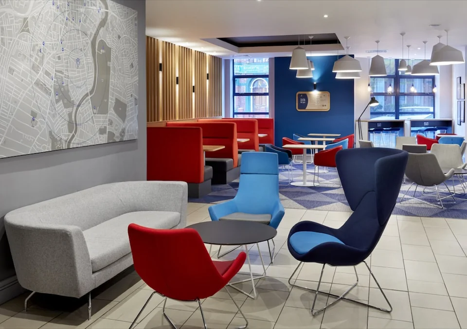 Holiday Inn Express Belfast City - Queen's Quarter