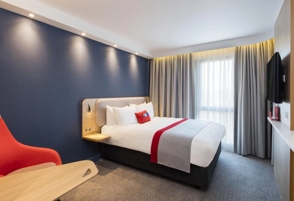 Holiday Inn Express Belfast City - Queen's Quarter