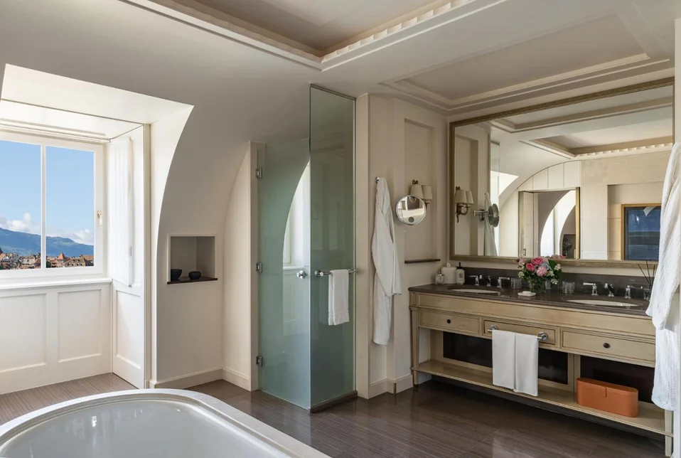 Four Seasons Des Bergues